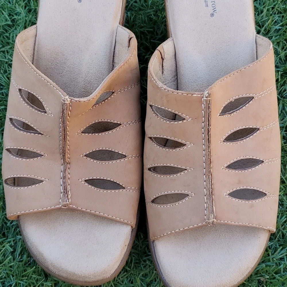 Croft & Barrow Memory Foam Sandals - image 2